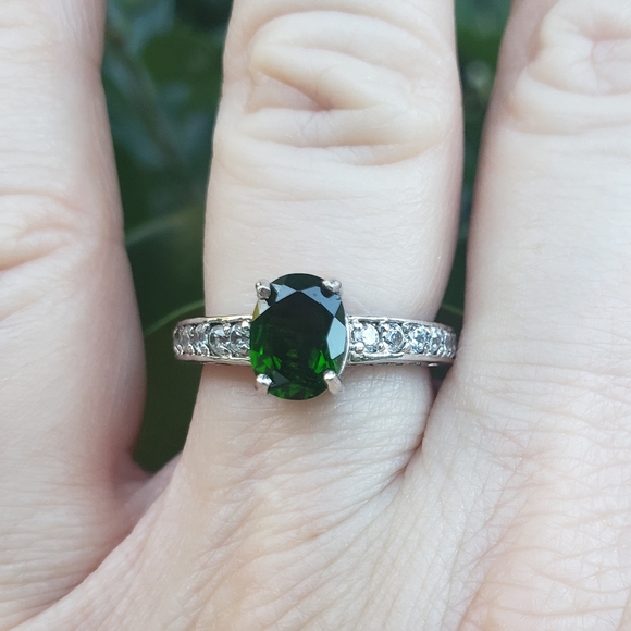 Oval Chrome Diopside Ring - Picture 10 of 10
